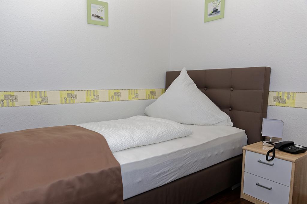 Hotel Huettl - Garni Worms Cameră foto