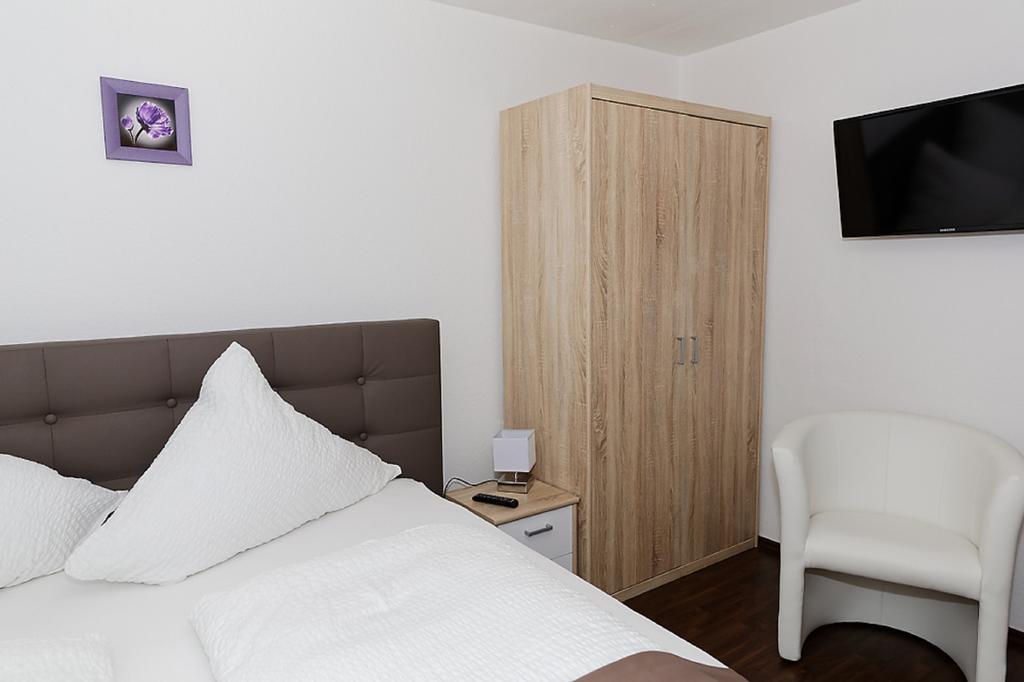 Hotel Huettl - Garni Worms Cameră foto